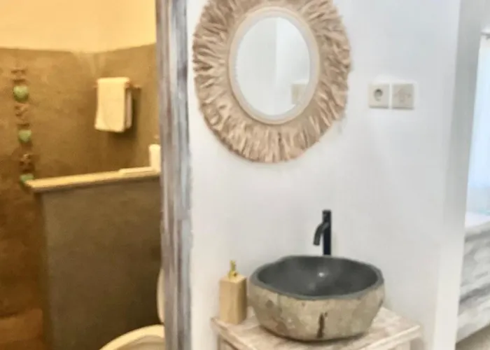 Oasis Boutique Hotel *